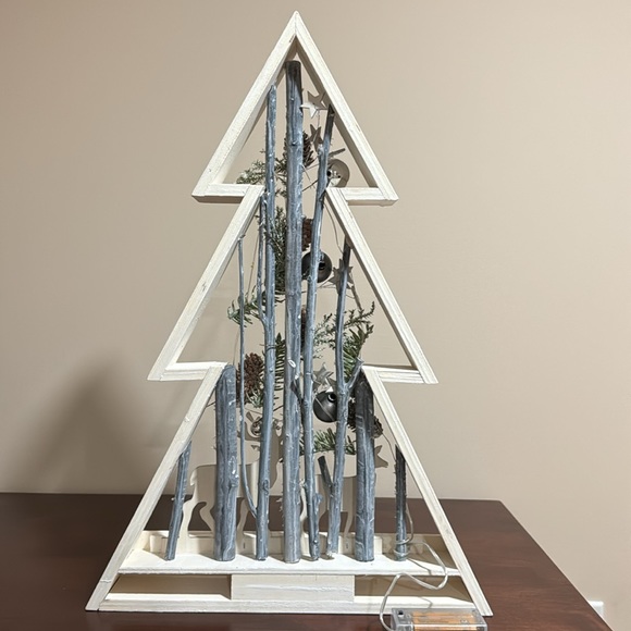 Christmas tree - Picture 2 of 2